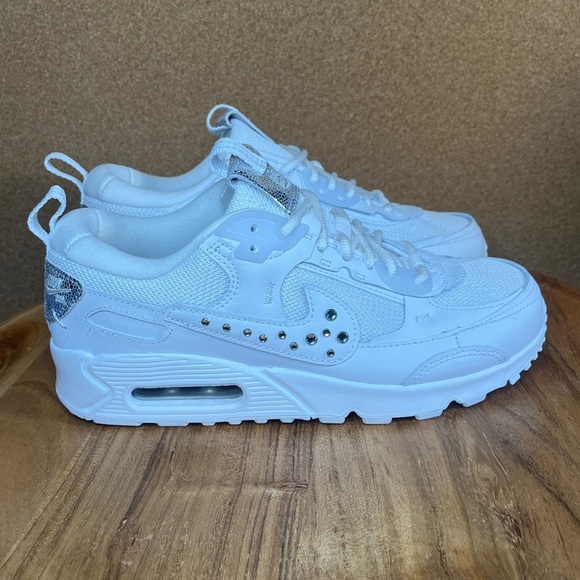 Nike
Air max 90 futura
Studded swoosh’
Brand new - Picture 9 of 12